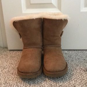 Ugg Bailey Button Tan Brown Boots sz 6 some wear